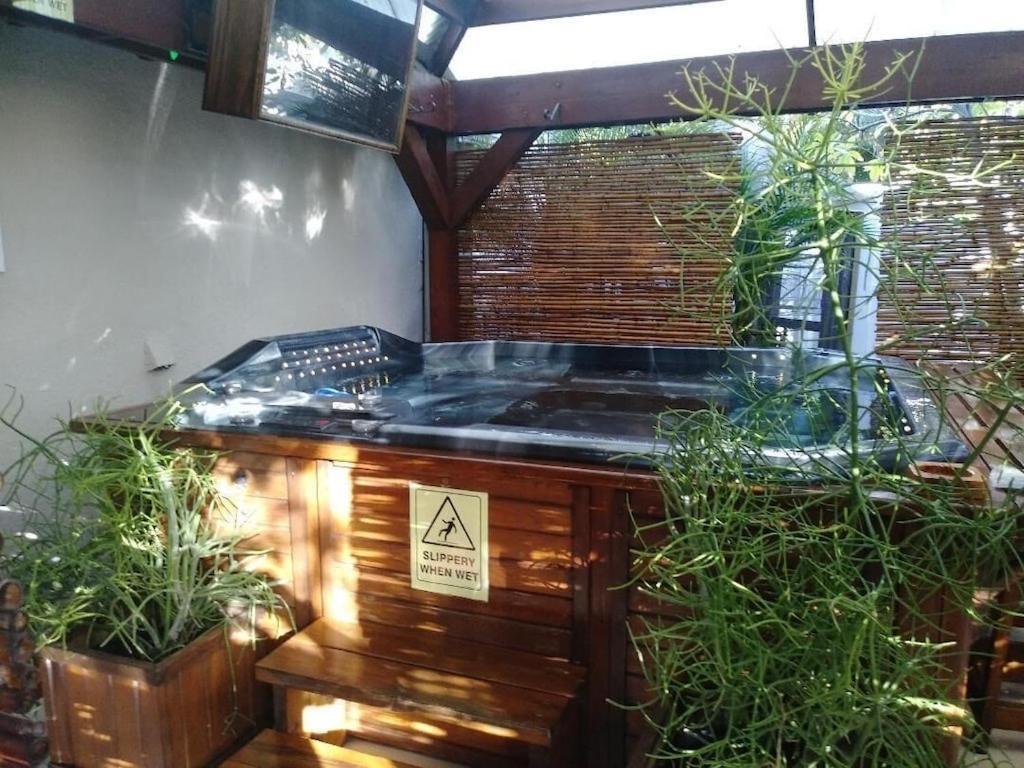 Tampa Bay Beautiful Apartment And Private Jacuzzi Εξωτερικό φωτογραφία